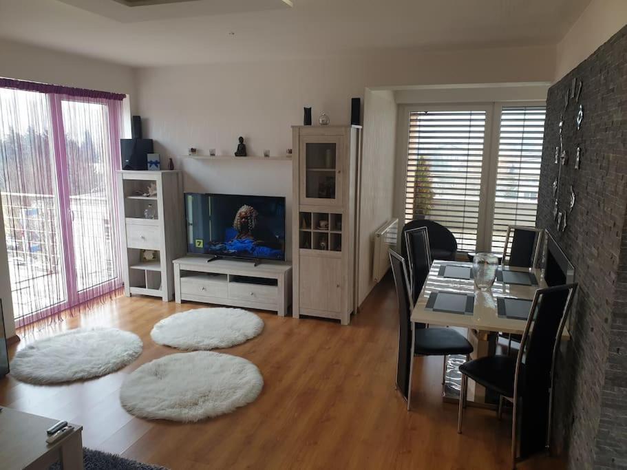 Mezonetovy Apartman V Centre Novej Dubnice Ilava Exterior photo